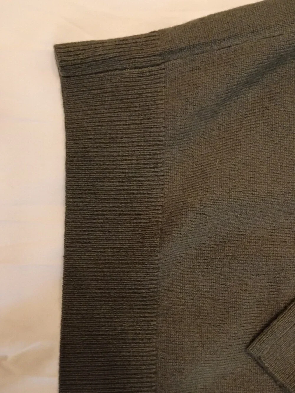 Quince Men's Dark Olive Cashmere Turtleneck Sweater
